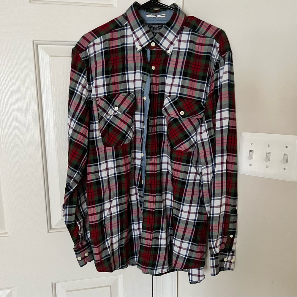 Trendy Men’s Nautica button up shirt -